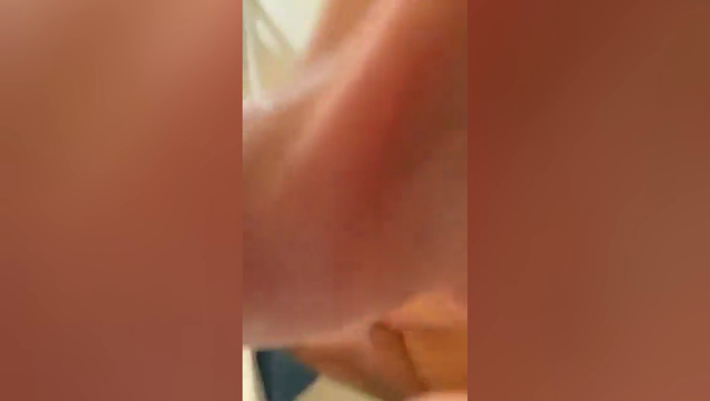 Prima di farmi il bagno ho bisogno di toccarmi