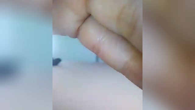 Sotto il pigiama di topolino ho una topa bollente