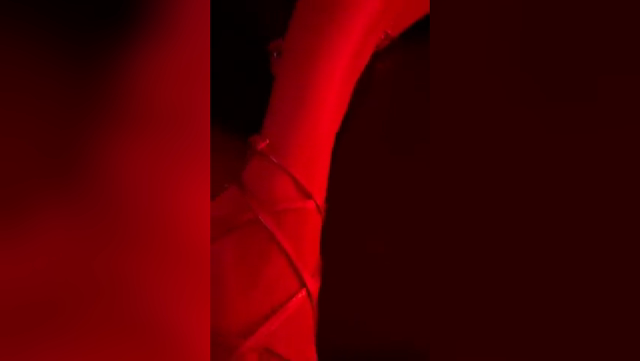 Il culo luminoso di mia moglie