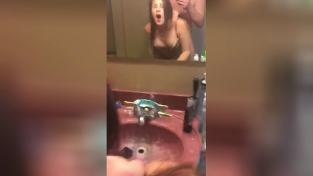 La scopo a pecora in bagno